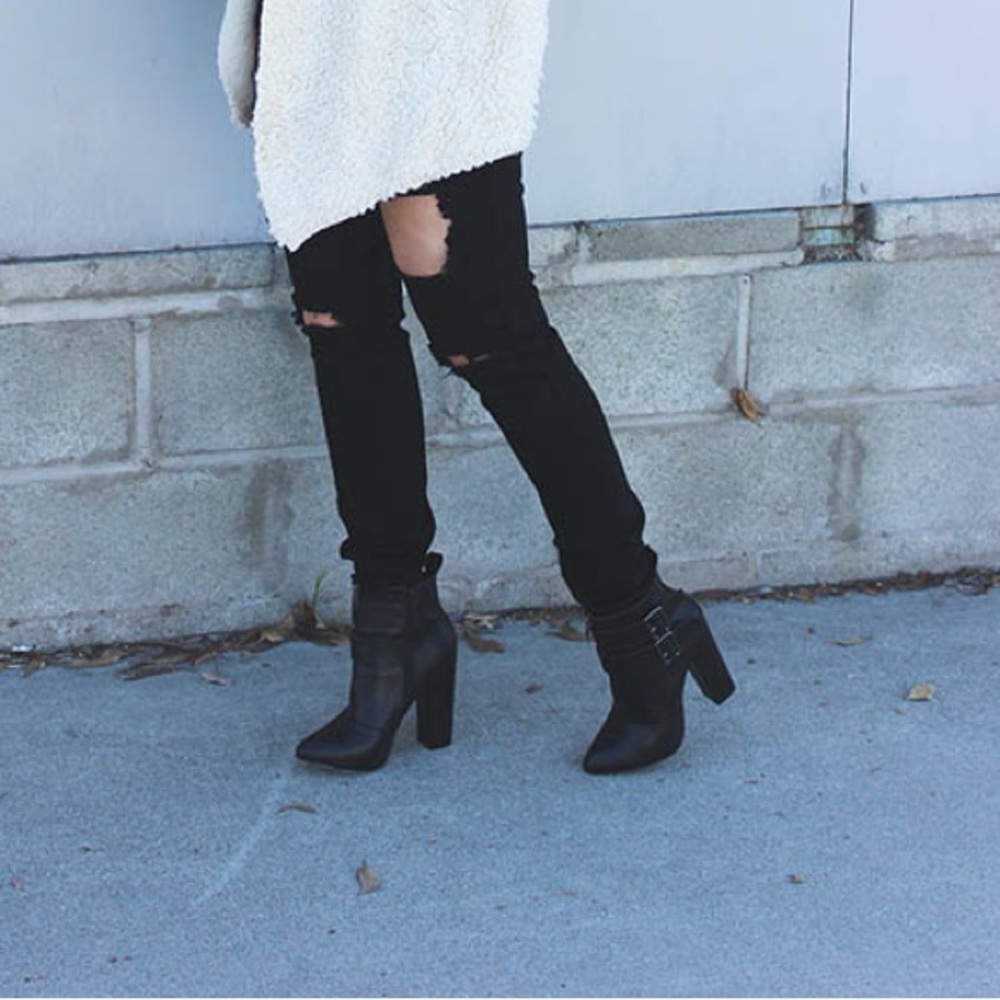 BNIB Elegant Black Heeled Boots